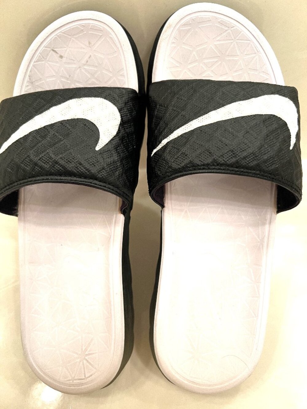 Nike Slide Sandals - Picture 2 of 4